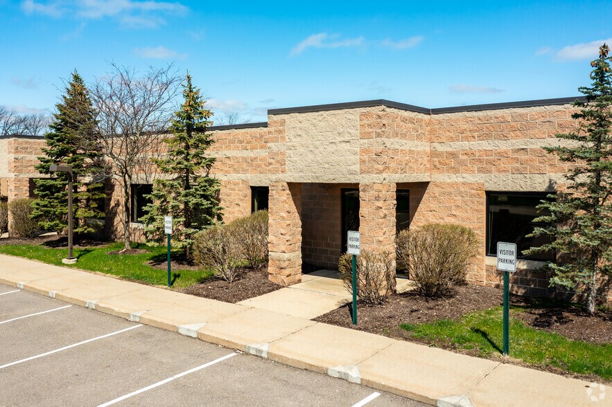 1168 Oak Valley Dr, Ann Arbor, MI à vendre - Photo de l’immeuble – Image 3 sur 7