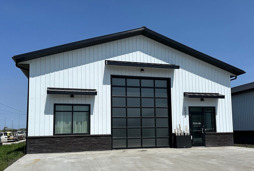 2955 Thunder, Fargo, ND à vendre - Photo de l’immeuble – Image 3 sur 6