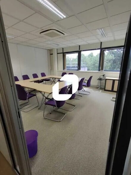 Bureau dans Saclay à louer - Photo de l’immeuble – Image 1 sur 10