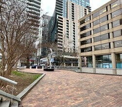 1560 Wilson Blvd, Arlington, VA à louer Photo de l’immeuble– Image 2 sur 5