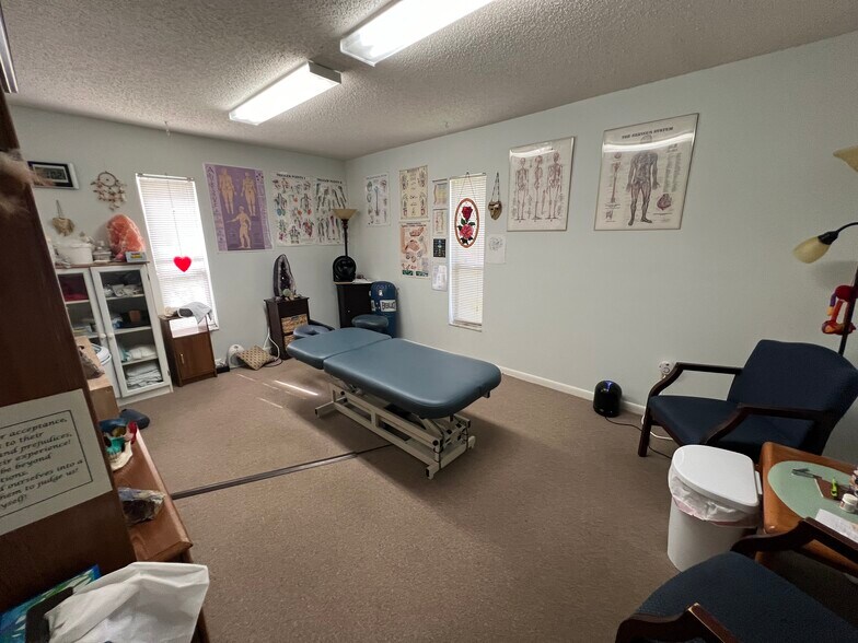 156 Whitaker Rd, Lutz, FL à louer - Photo intérieure – Image 2 sur 23