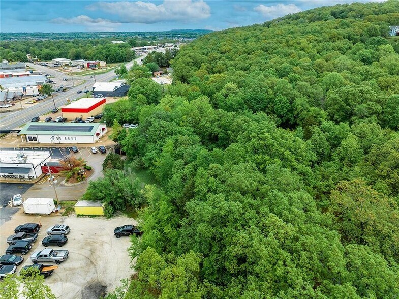 Brophy Cir, Fayetteville, AR à vendre - Photo de l’immeuble – Image 2 sur 21
