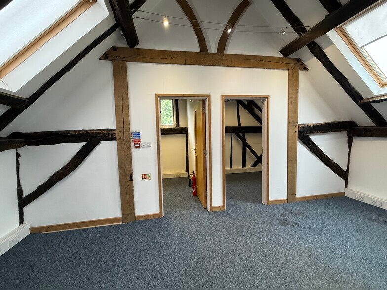The Barn, Dawes Farm, Bognor Road, Warnham, Warnham à louer - Photo intérieure – Image 3 sur 12