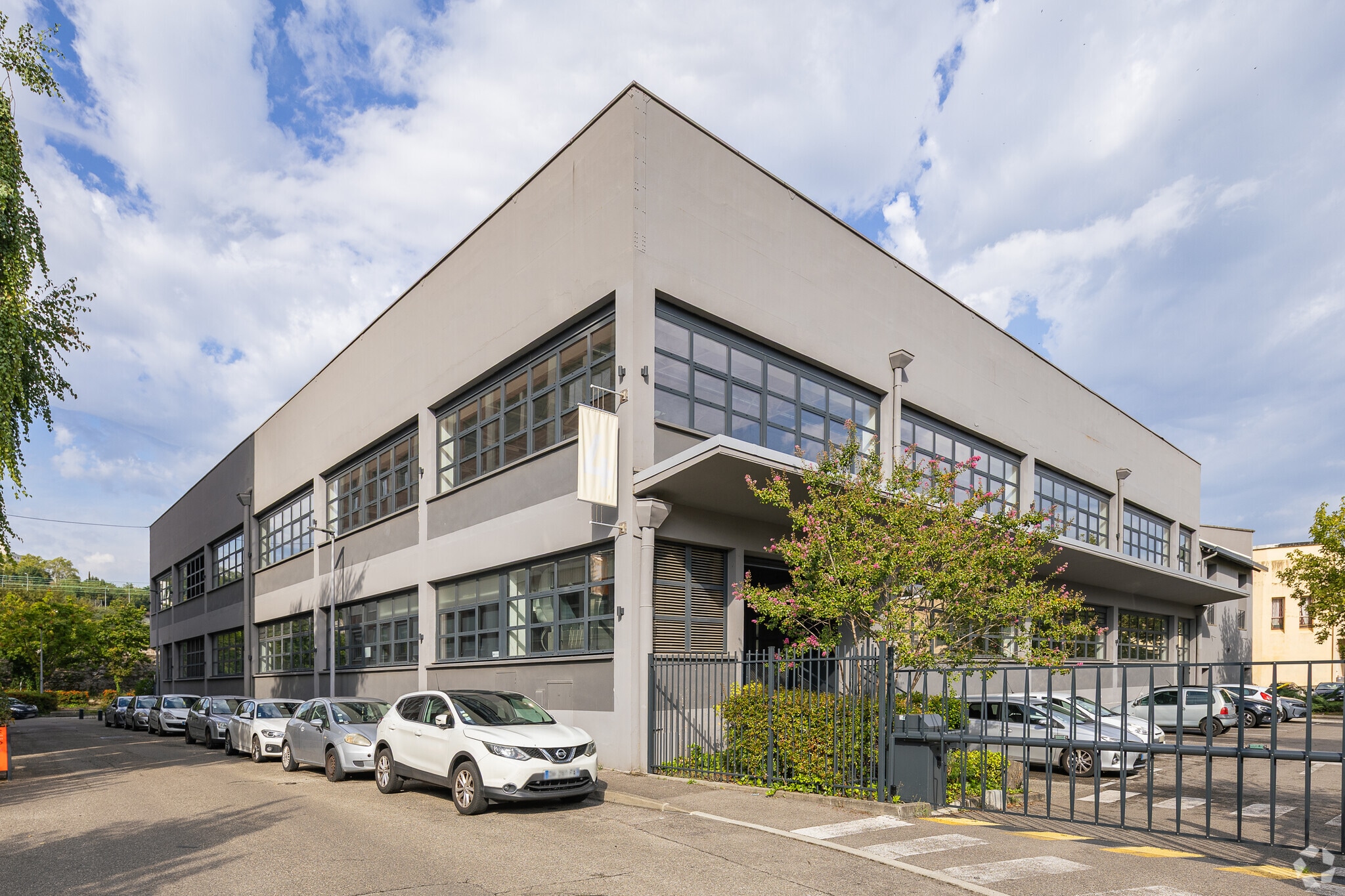 24 Avenue Joannès Masset, Lyon à louer Photo principale– Image 1 sur 3