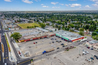 Plus de détails pour 3211-3235 17 Av SE, Calgary, AB - Local commercial à louer