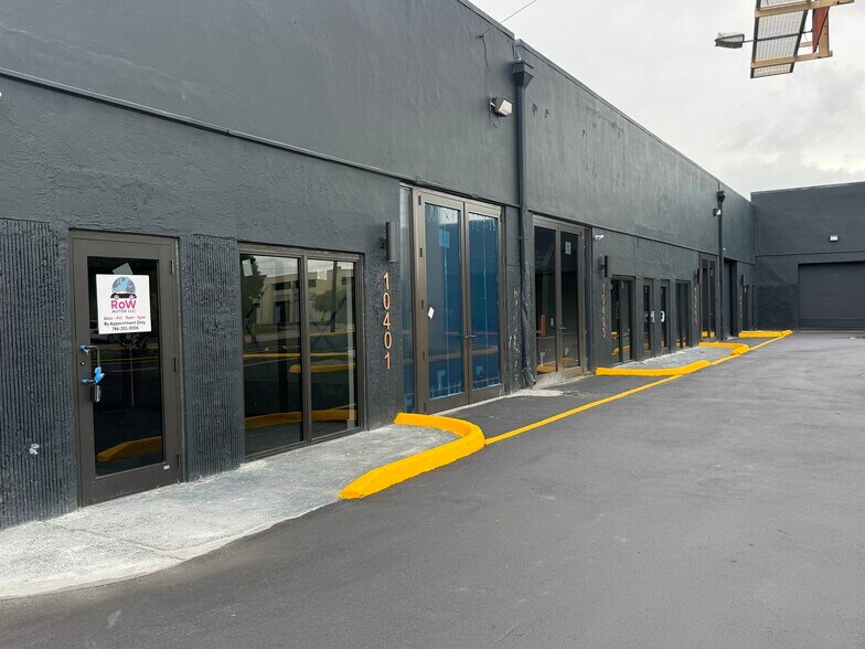 10401 SW 186th St, Miami, FL à louer - Photo de l’immeuble – Image 2 sur 23
