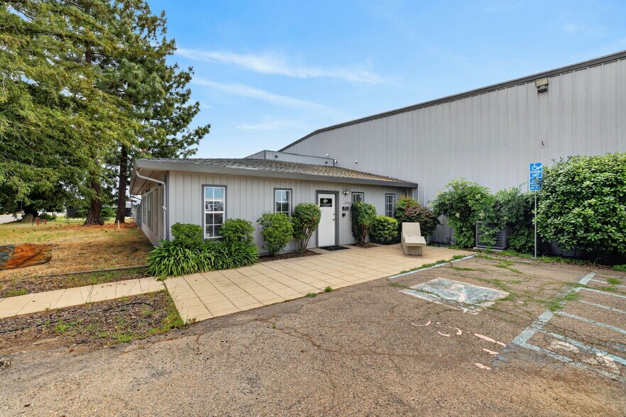 1260 Furneaux Rd, Olivehurst, CA à vendre - Photo de l’immeuble – Image 3 sur 6