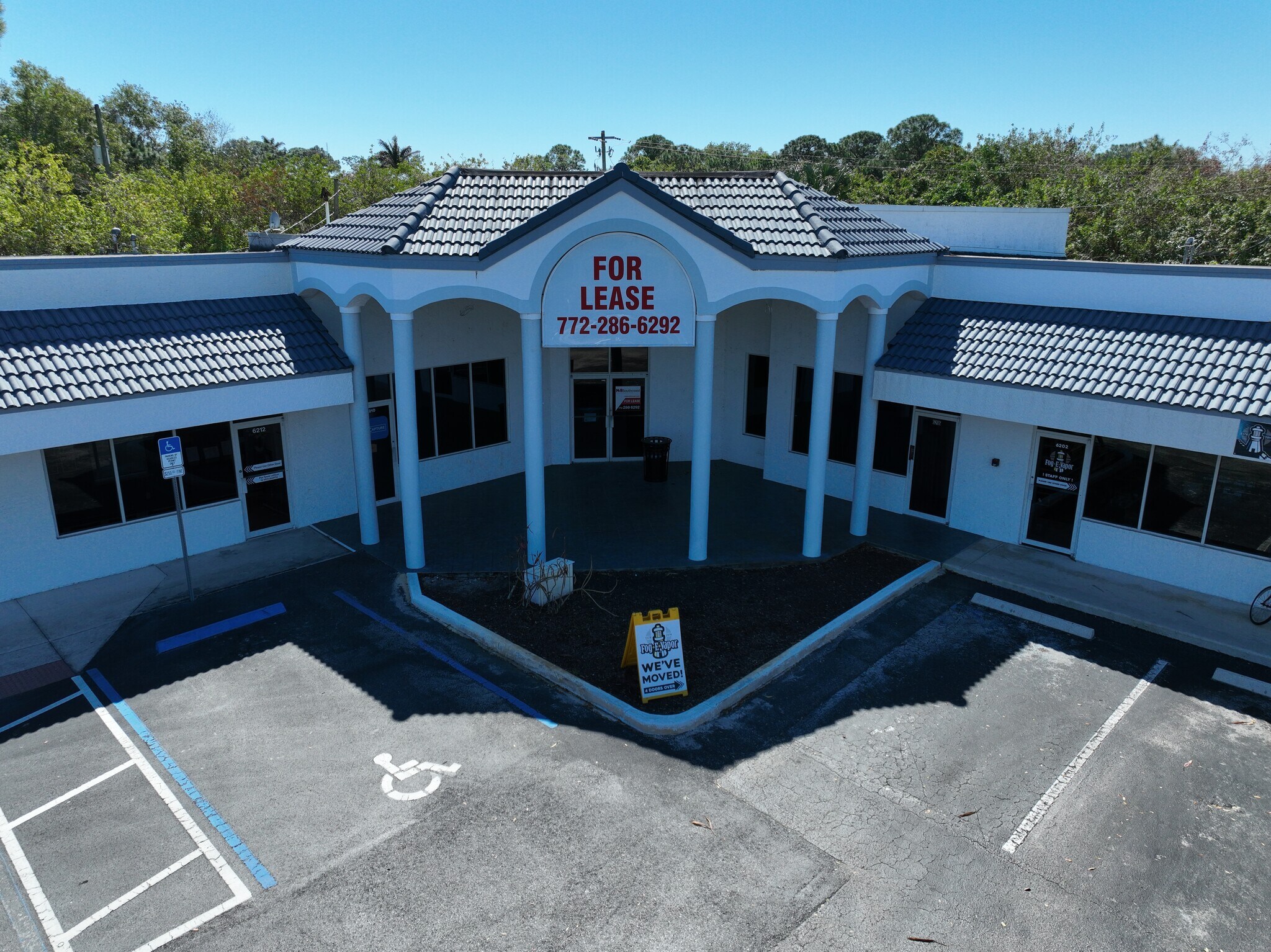 6196-6202 SE Federal Hwy, Stuart, FL à louer Photo intérieure– Image 1 sur 7