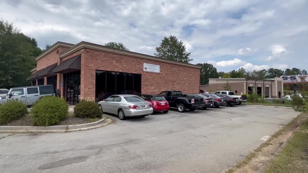 4901 Summer Oak Dr, Buford, GA à louer - Vidéo sur l’annonce professionnelle – Image 2 sur 6
