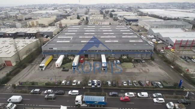 Plus de détails pour Local d'activités à louer