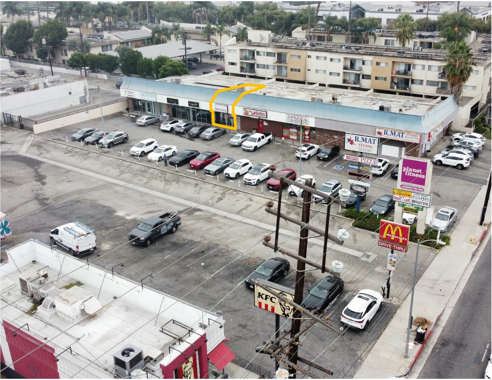 8622-8634 Balboa Blvd, Northridge, CA à louer Photo de l’immeuble– Image 1 sur 10