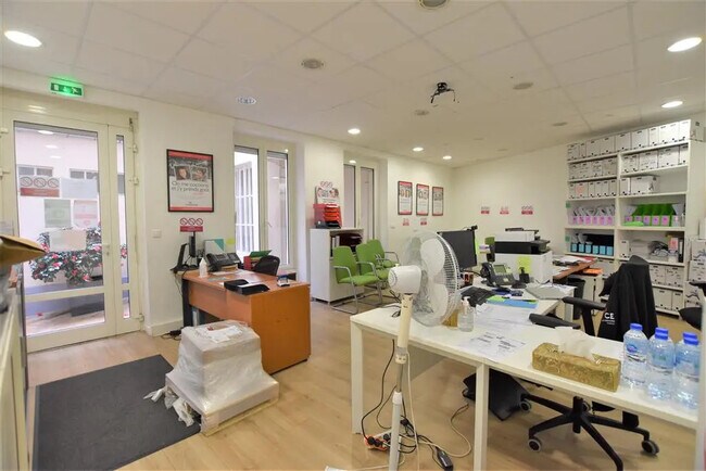 Plus de détails pour Bureau à louer