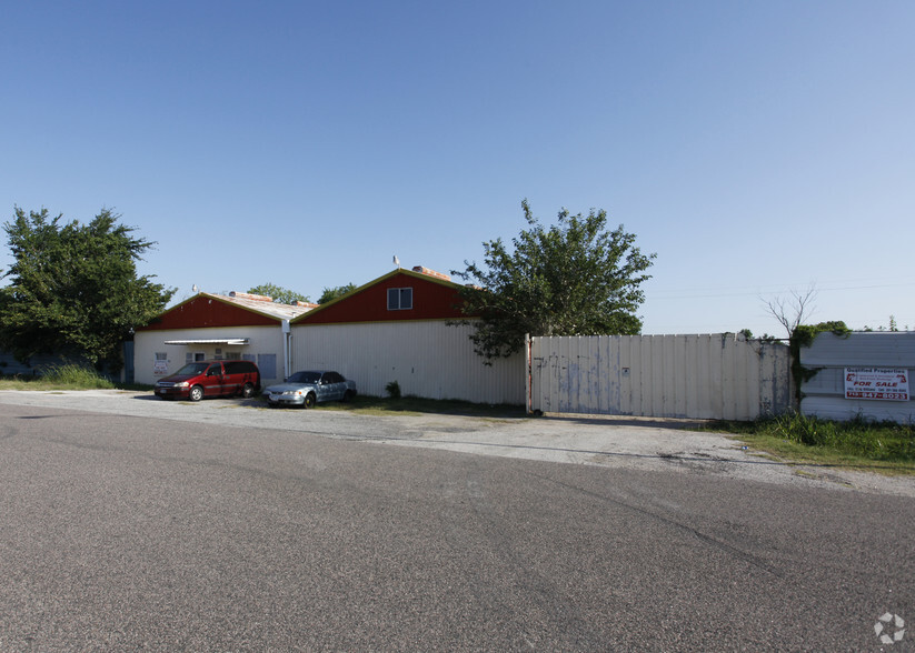 7735 Lettie St, Houston, TX à louer - Photo de l’immeuble – Image 2 sur 21