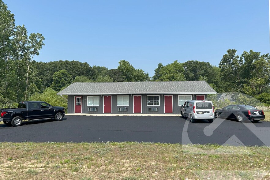 109 S Greenville West Dr, Greenville, MI à vendre - Photo de l’immeuble – Image 1 sur 6