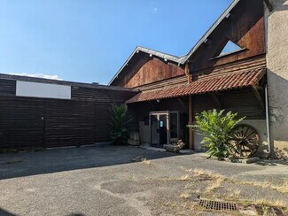 Plus de détails pour Local d'activités à louer