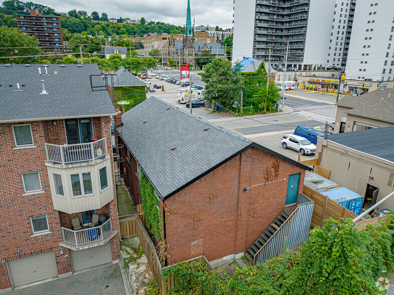 75 Young St, Hamilton, ON à vendre - Photo de l’immeuble – Image 3 sur 5