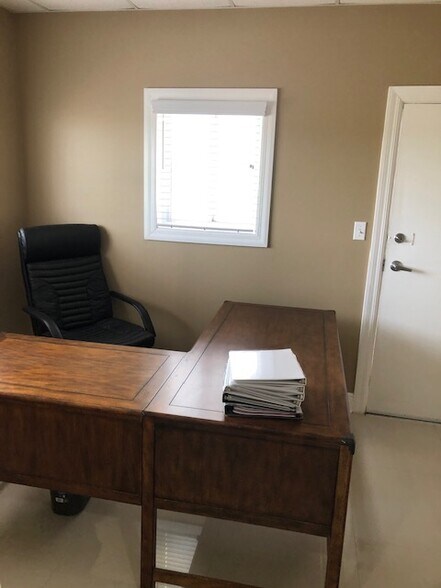 3240 Airfield Dr E, Lakeland, FL à louer - Photo de l’immeuble – Image 2 sur 4