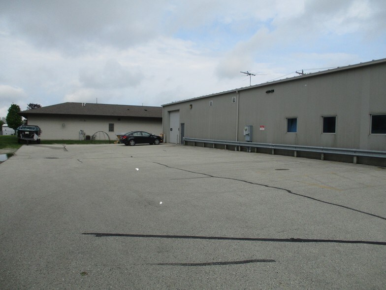 3420 Dewey St, Manitowoc, WI à louer - Photo de l’immeuble – Image 3 sur 12