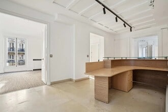 79 Rue Jouffroy D'Abbans, Paris à louer Photo de l’immeuble– Image 1 sur 7