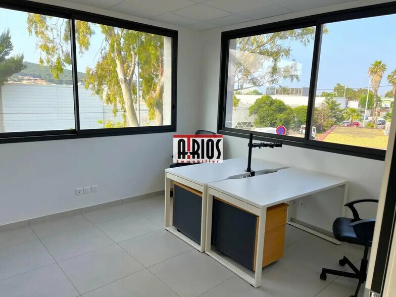 Bureau dans La Valette-du-Var à louer - Photo de l’immeuble – Image 3 sur 9