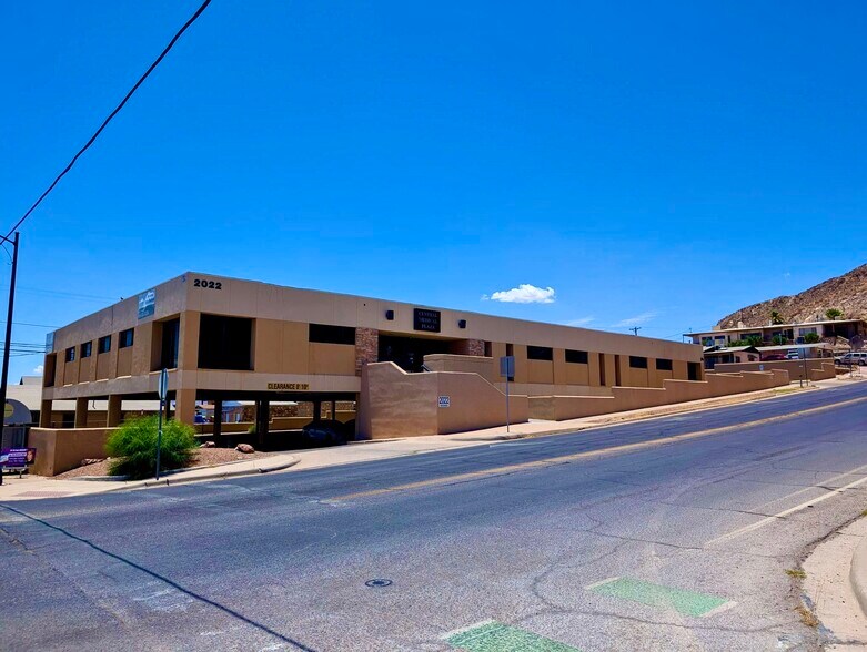 2022 Murchison Dr, El Paso, TX à vendre - Photo principale – Image 1 sur 21