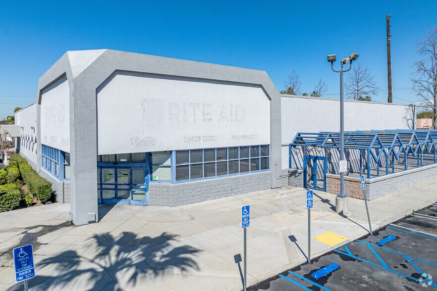15800 Imperial Hwy, La Mirada, CA à louer - Photo principale – Image 1 sur 14