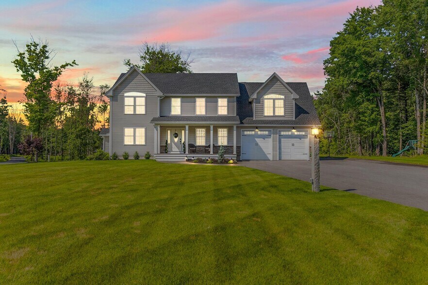 83 King Rd, Chichester, NH à vendre - Photo principale – Image 1 sur 26