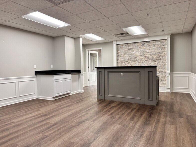 11111 Hall Rd, Shelby Township, MI à louer - Photo intérieure – Image 2 sur 11