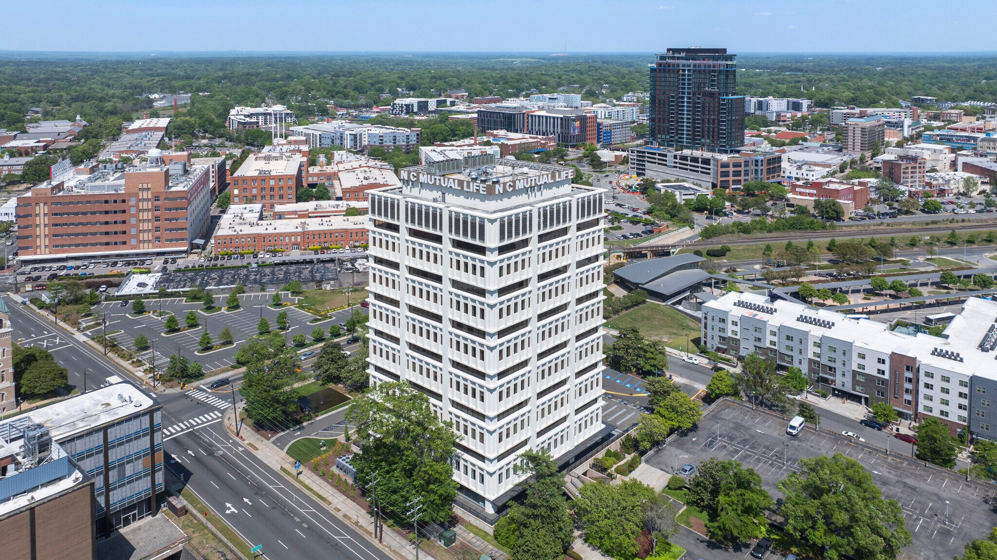 411 W Chapel Hill St, Durham, NC à louer Photo de l’immeuble– Image 1 sur 14
