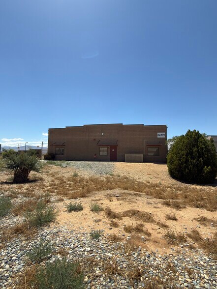 22379 Eyota, Apple Valley, CA à louer - Photo de l’immeuble – Image 3 sur 13