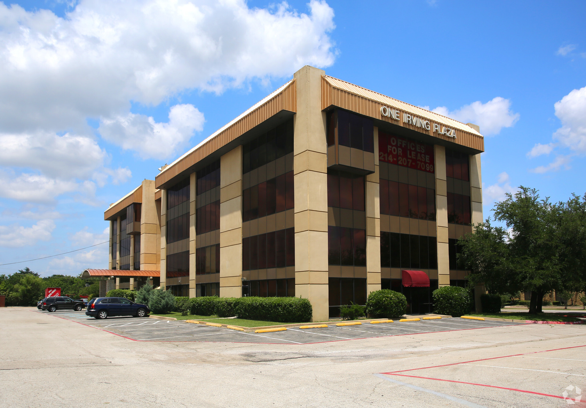 415 E Airport Fwy, Irving, TX à vendre Photo de l’immeuble– Image 1 sur 61