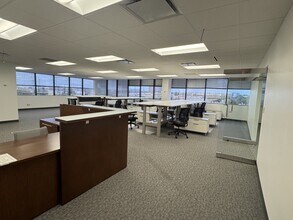 400 Chisholm Pl, Plano, TX à louer Photo intérieure– Image 1 sur 4