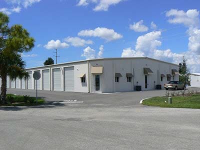 122 Corporation Way, Venice, FL à louer Photo principale– Image 1 sur 6