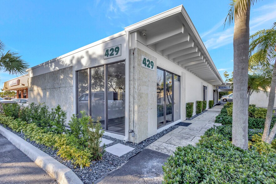 429 Northlake Blvd, North Palm Beach, FL à louer - Photo de l’immeuble – Image 3 sur 12
