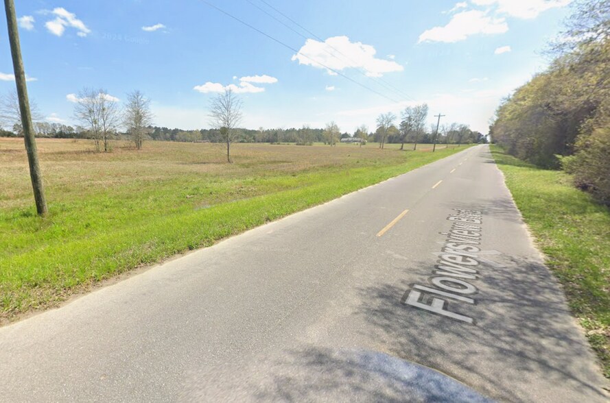 101 Flowersview Blvd, Laurel Hill, FL à vendre - Photo de l’immeuble – Image 3 sur 8