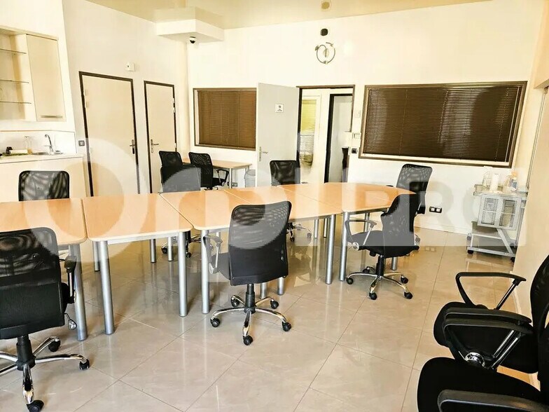 Local d'activités dans Soissons à vendre - Photo de l’immeuble – Image 2 sur 4