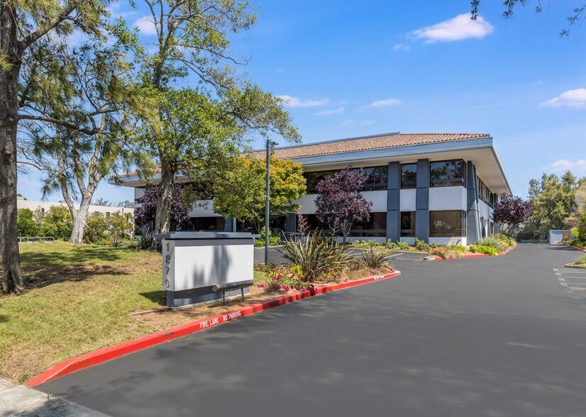 1870 Embarcadero Rd, Palo Alto, CA à louer - Photo de l’immeuble – Image 1 sur 18