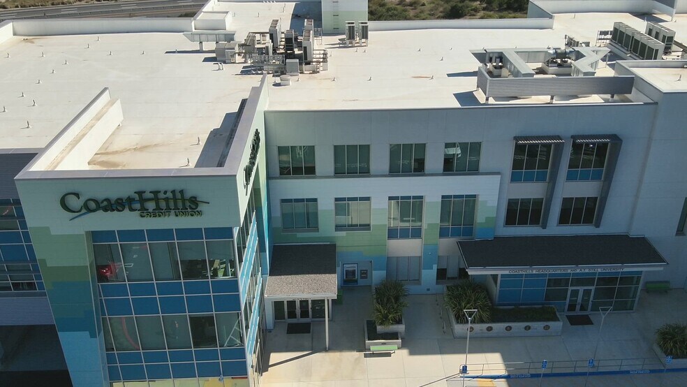 1075 E Betteravia Rd, Santa Maria, CA à louer - Vidéo sur l’annonce professionnelle – Image 2 sur 17