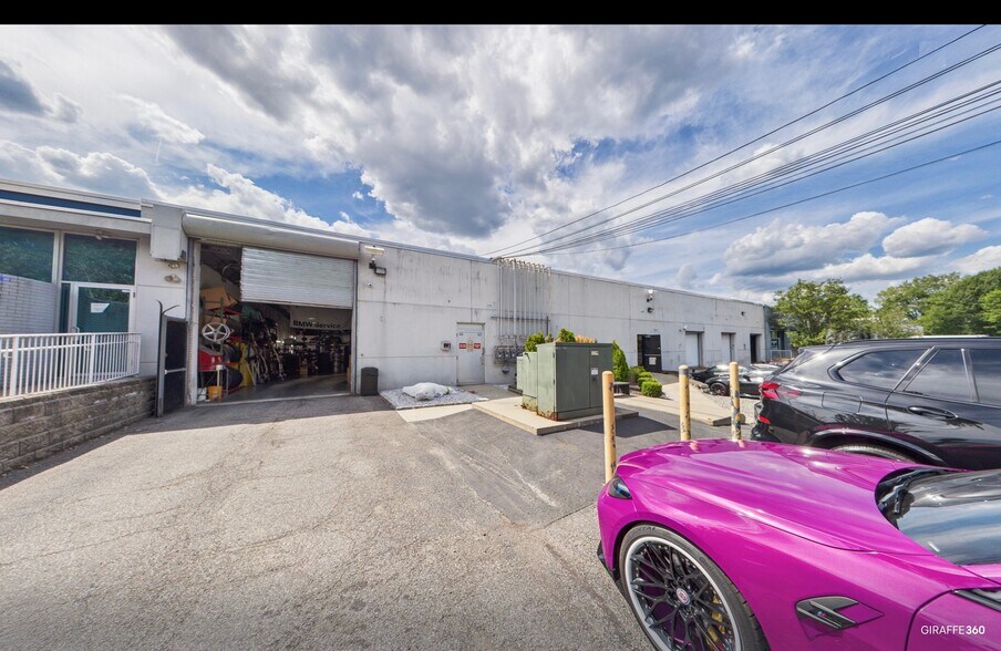 15-01 Pollitt Dr, Fair Lawn, NJ à vendre - Photo de l’immeuble – Image 1 sur 6