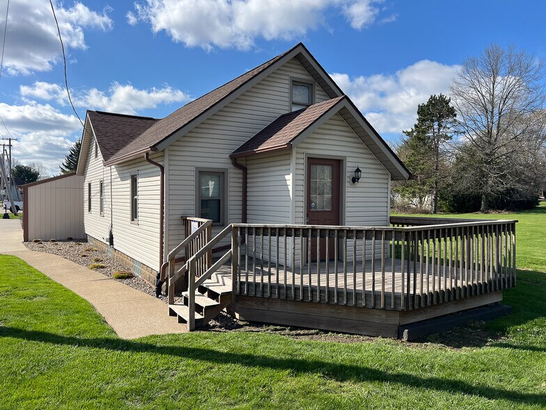 7431 Middlebranch Ave NE, Canton, OH à vendre - Photo principale – Image 1 sur 21