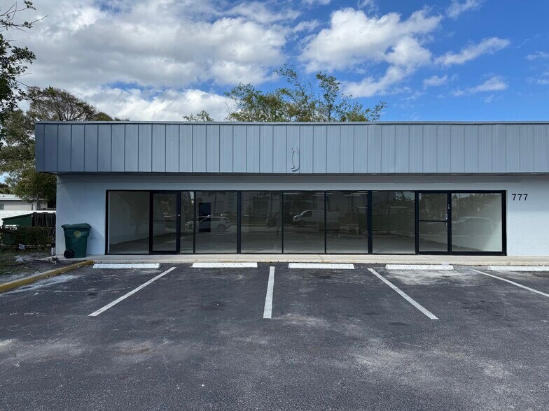 777-799 E Oakland Park Blvd, Oakland Park, FL à louer - Photo de l’immeuble – Image 3 sur 12