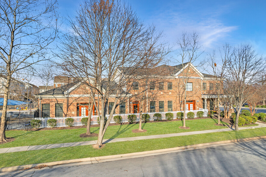 42851 Smallwood Ter, Chantilly, VA à vendre - Photo de l’immeuble – Image 3 sur 56