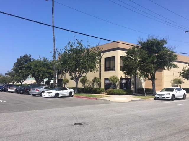 1640 Hoover Ave, National City, CA à louer - Photo principale – Image 1 sur 11