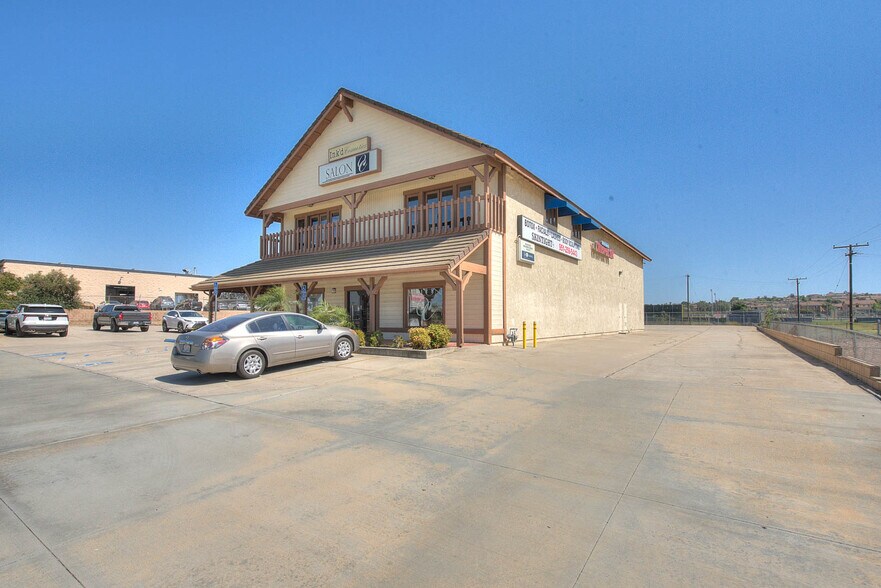 18791 Van Buren Blvd, Riverside, CA à louer - Photo de l’immeuble – Image 2 sur 8