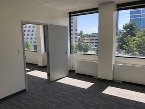 7927 Jones Branch Dr, McLean, VA à louer Photo intérieure– Image 2 sur 4