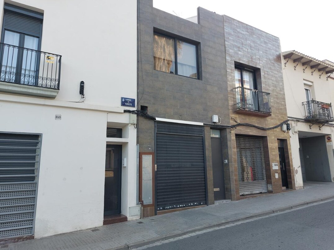 Terrassa, BAR 08221 - Lot 01 - - Photo intérieure - Image 2 of 11