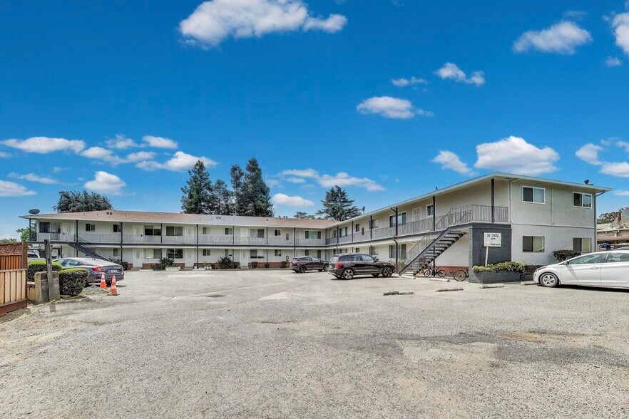 37847 Niles Blvd, Fremont, CA à vendre - Photo de l’immeuble – Image 2 sur 16