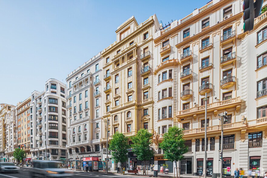 Calle Gran Vía, 71, Madrid, Madrid à louer - Photo de l’immeuble – Image 2 sur 3