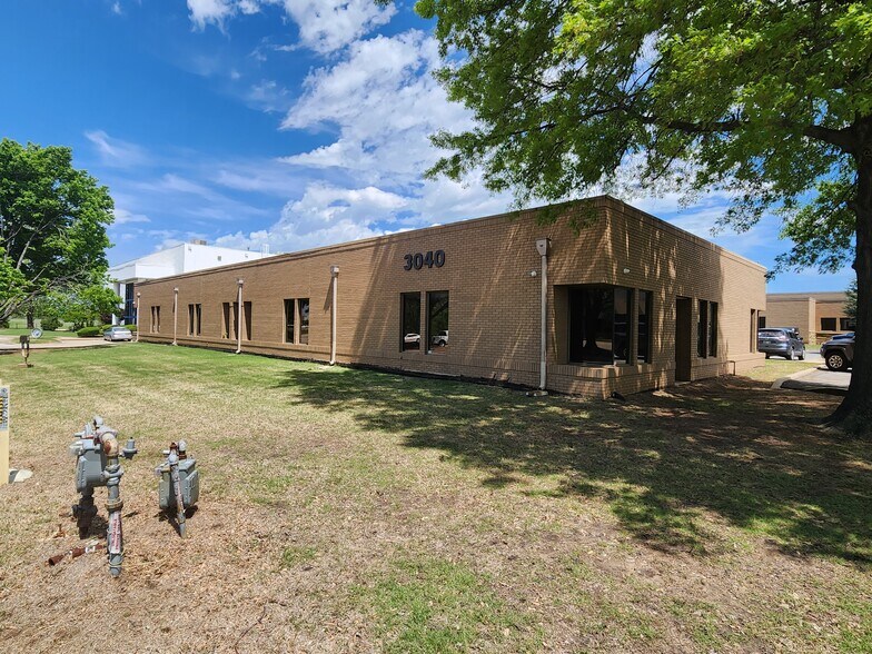 3040 N Hemlock Cir, Broken Arrow, OK à louer - Photo de l’immeuble – Image 3 sur 7