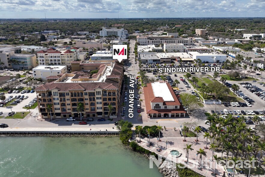 120-140 S Indian River Dr, Fort Pierce, FL à louer - Photo de l’immeuble – Image 2 sur 9